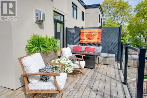 49 Aylen Avenue Ottawa ON K2A 3P7