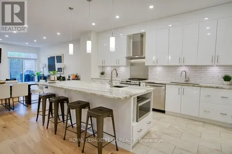 49 Aylen Avenue Ottawa ON K2A 3P7