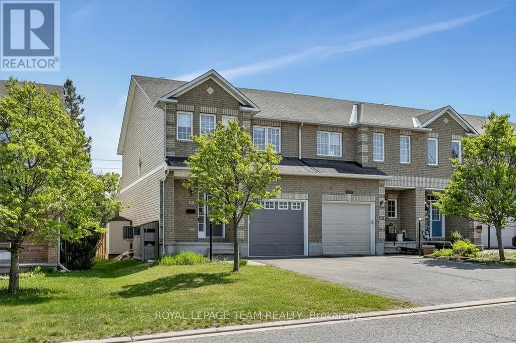 49 Chantilly Gate Ottawa ON K2S 2B1
