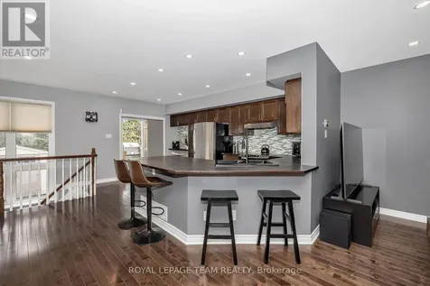 49 Chantilly Gate Ottawa ON K2S 2B1