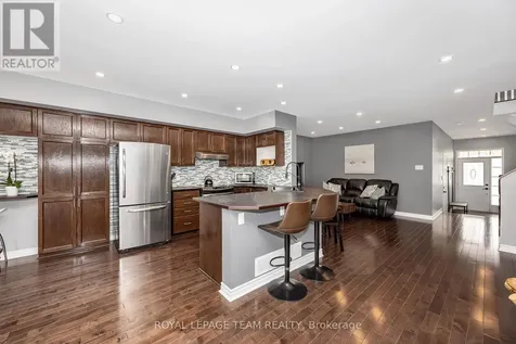 49 Chantilly Gate Ottawa ON K2S 2B1