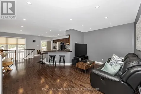 49 Chantilly Gate Ottawa ON K2S 2B1