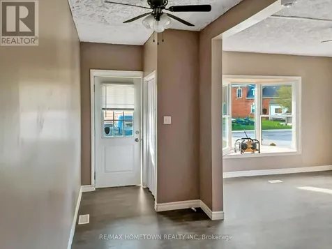 5 Robinson Avenue Smiths Falls ON K7A 1K3