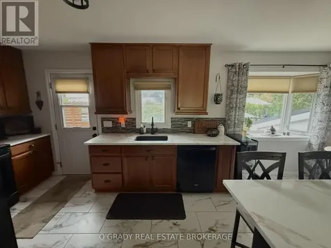 47 Meighen Crescent Brockville ON K6V 3J8