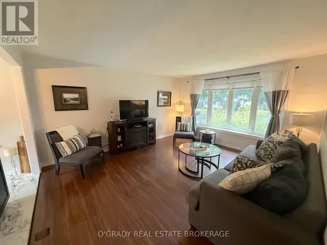 47 Meighen Crescent Brockville ON K6V 3J8