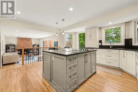 4 Pinecone Trail Ottawa ON K2S 1E1
