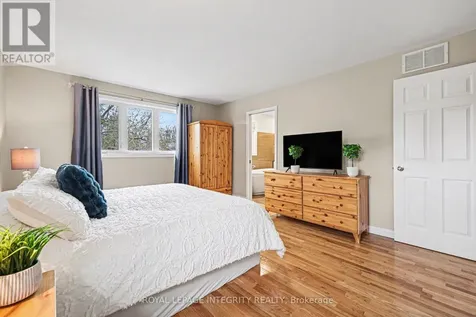 4 Pinecone Trail Ottawa ON K2S 1E1