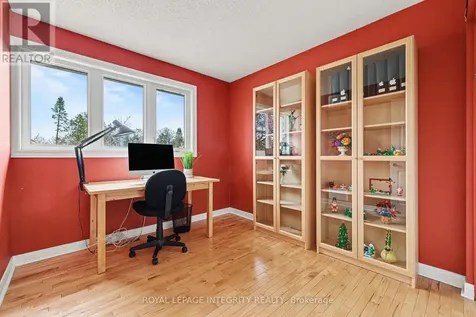 4 Pinecone Trail Ottawa ON K2S 1E1