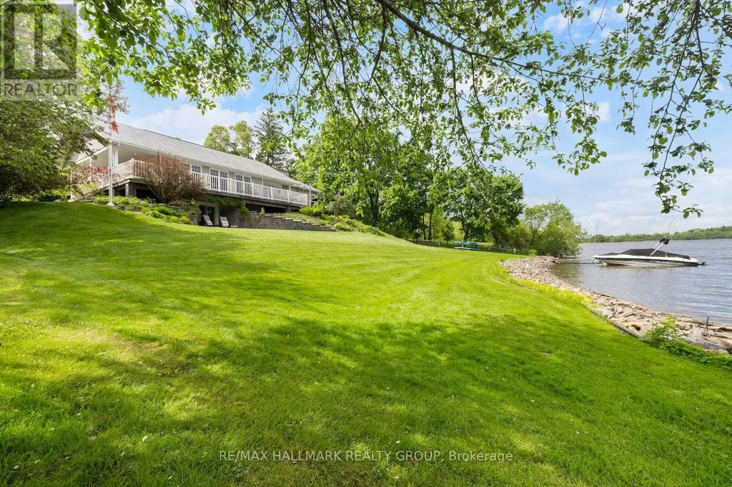 1 Rideau Glen Drive Ottawa ON K2C 3H1