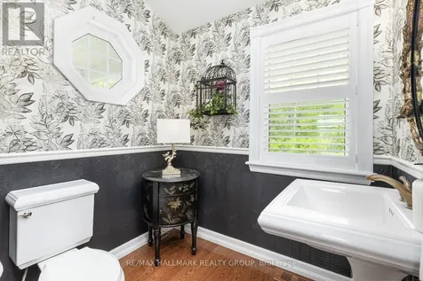 1 Rideau Glen Drive Ottawa ON K2C 3H1