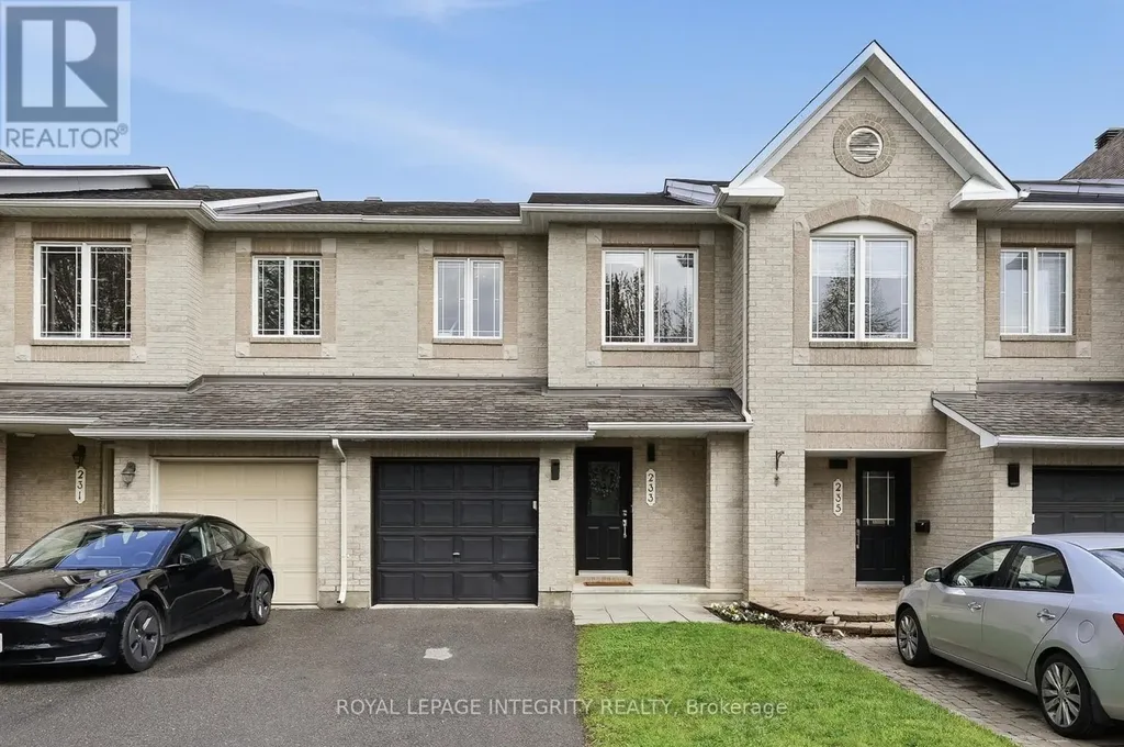 233 Greenridge Street Ottawa ON K1C 7R8