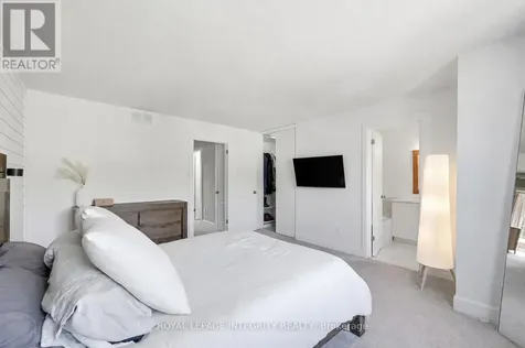 233 Greenridge Street Ottawa ON K1C 7R8