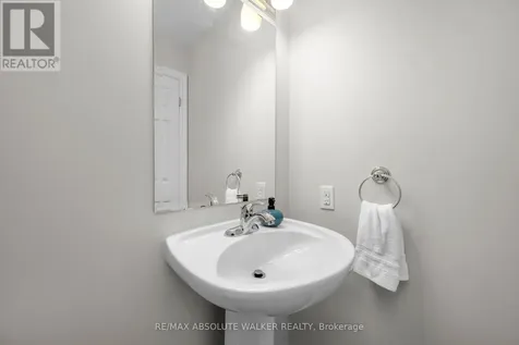 314 Oakcrest Way Ottawa ON K4A 0L4