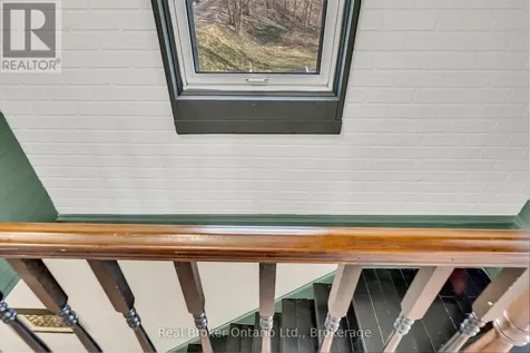 28 Church Street West Halton Hills (ac Acton) ON L7J 1K2