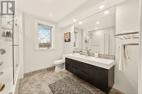 774 Old Dundas Road Hamilton ON L9H 5E3