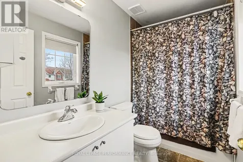 897 Paradise Crescent Ottawa ON K4A 3S5