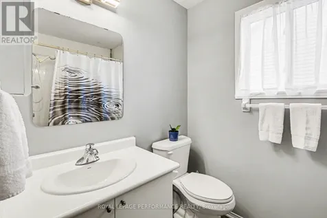 897 Paradise Crescent Ottawa ON K4A 3S5
