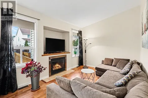 897 Paradise Crescent Ottawa ON K4A 3S5