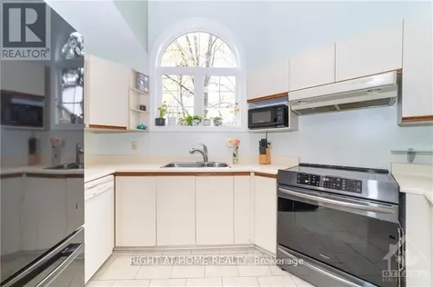 2982 Richmond Road Ottawa ON K2B 6S7