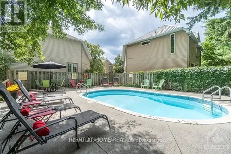 2982 Richmond Road Ottawa ON K2B 6S7