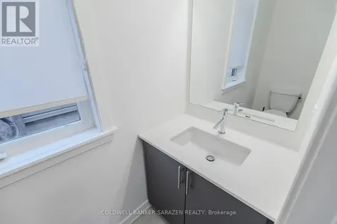 713 Teasel Way Ottawa ON K1T 0M1