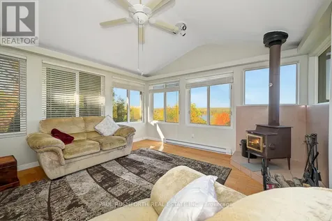 1565 Lilac Lane Ottawa ON K4C 1C4