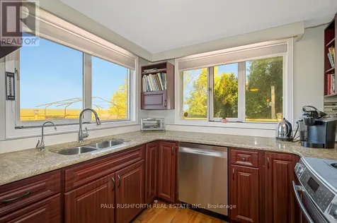 1565 Lilac Lane Ottawa ON K4C 1C4