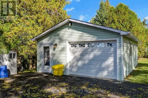 1565 Lilac Lane Ottawa ON K4C 1C4
