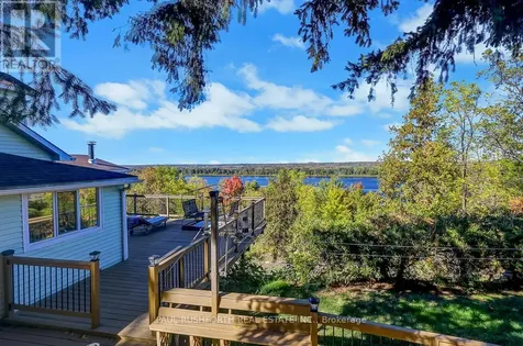 1565 Lilac Lane Ottawa ON K4C 1C4
