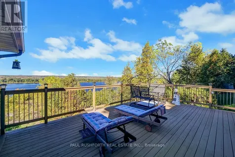 1565 Lilac Lane Ottawa ON K4C 1C4