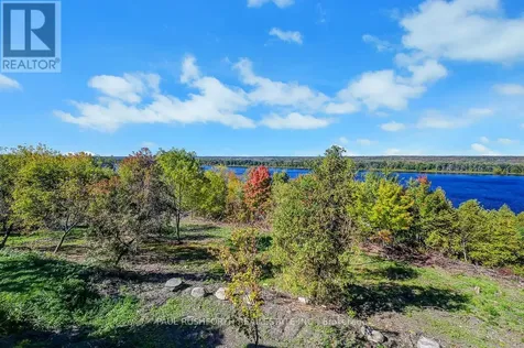 1565 Lilac Lane Ottawa ON K4C 1C4