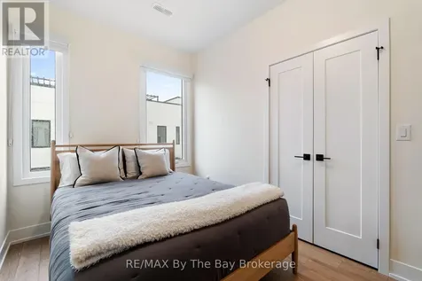 8 Bru Lor Lane Orillia ON L3V 8P4