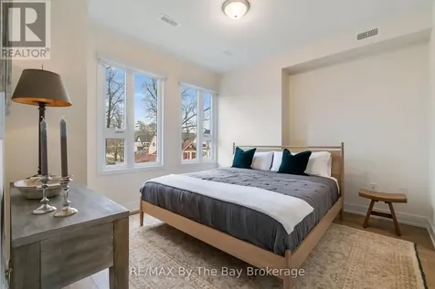 8 Bru Lor Lane Orillia ON L3V 8P4