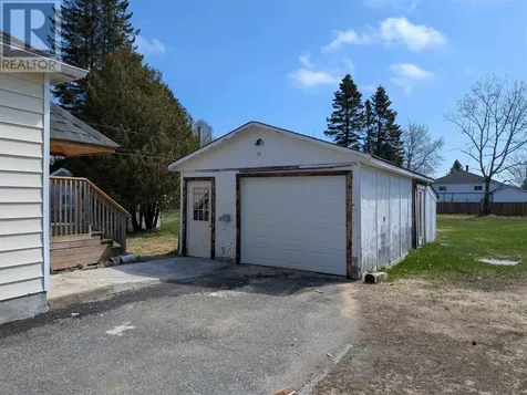 39 Beck Avenue Wawa ON P0S 1K0