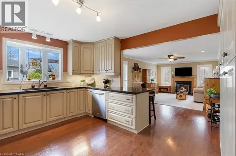 228 Glenariff Drive Freelton ON L8B 1A5