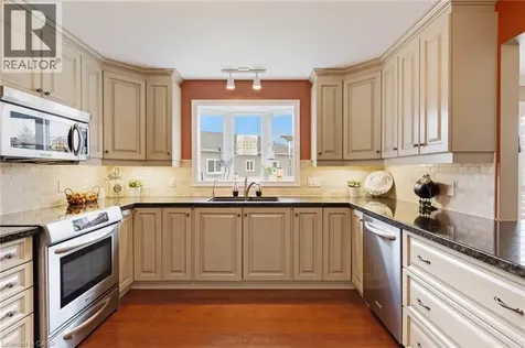 228 Glenariff Drive Freelton ON L8B 1A5