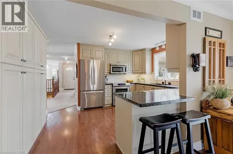 228 Glenariff Drive Freelton ON L8B 1A5