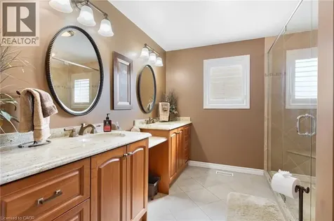 228 Glenariff Drive Freelton ON L8B 1A5
