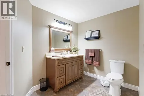 228 Glenariff Drive Freelton ON L8B 1A5