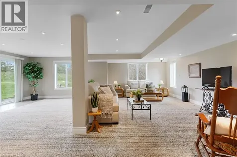 228 Glenariff Drive Freelton ON L8B 1A5