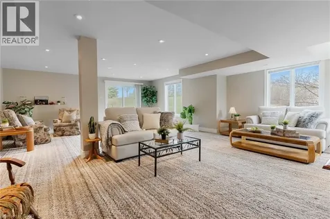 228 Glenariff Drive Freelton ON L8B 1A5