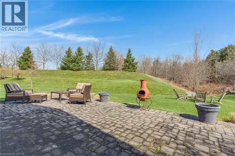 228 Glenariff Drive Freelton ON L8B 1A5