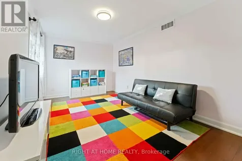 211 Denali Way Ottawa ON K2S 0N1