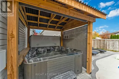 211 Denali Way Ottawa ON K2S 0N1
