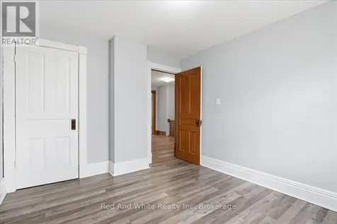 12 Todd Street Cambridge ON N1R 1G5