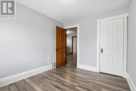 12 Todd Street Cambridge ON N1R 1G5