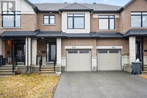 656 Putney Crescent West Ottawa ON K2S 2N7