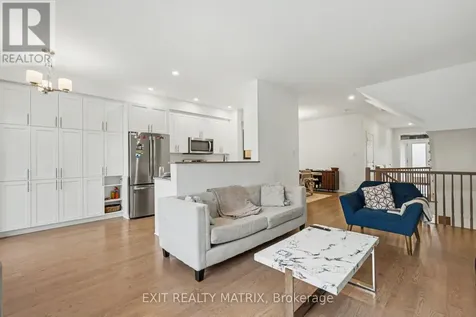 656 Putney Crescent West Ottawa ON K2S 2N7
