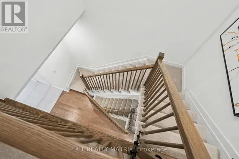 656 Putney Crescent West Ottawa ON K2S 2N7
