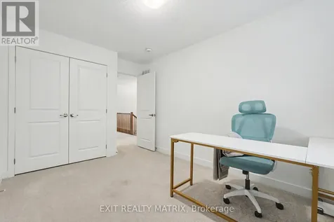 656 Putney Crescent West Ottawa ON K2S 2N7